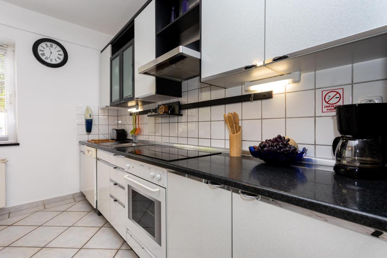 Apartman Maris Vrbnik Kültér fotó